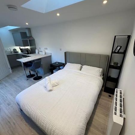 Whitsun Studio - Brand New Listing! Bristol Buitenkant foto