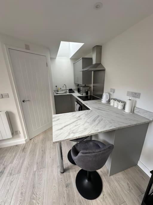 Whitsun Studio - Brand New Listing! Bristol Buitenkant foto
