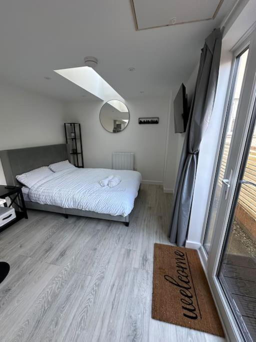 Whitsun Studio - Brand New Listing! Bristol Buitenkant foto