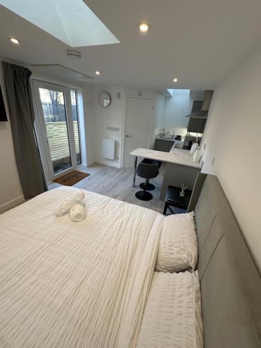 Whitsun Studio - Brand New Listing! Bristol Buitenkant foto